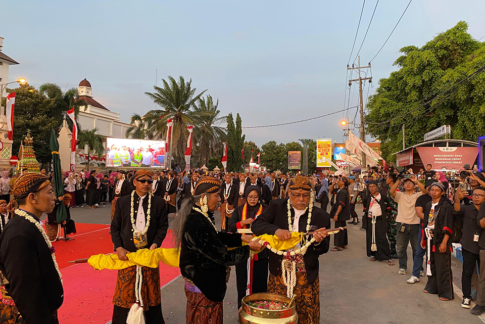 Sejarah lahirnya ponorogo